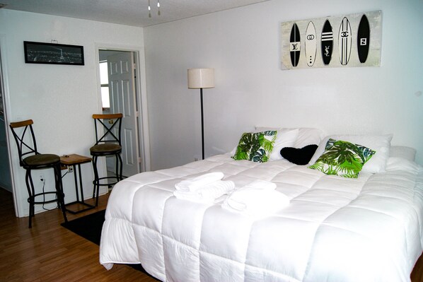 3 bedrooms, free WiFi, bed sheets, wheelchair access - New Decor /Oval Couch/Indoor, Outdoor patio Grill (Palm Coast)