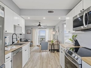 Condo, 1 Bedroom | Private kitchen | Fridge, oven, coffee/tea maker, toaster