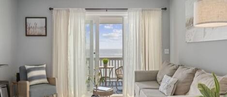 Condo, 1 Bedroom | Living area