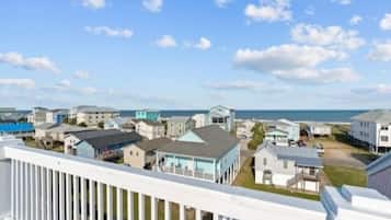 House, 4 Bedrooms | Property grounds