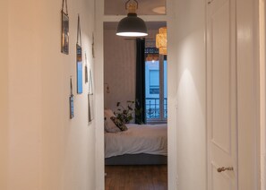 1 slaapkamer, een strijkplank/strijkijzer, wifi, beddengoed