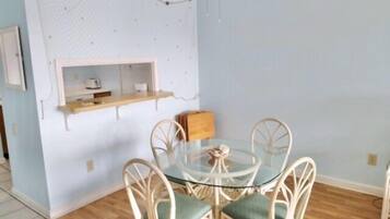 Condo, 2 Bedrooms | Dining