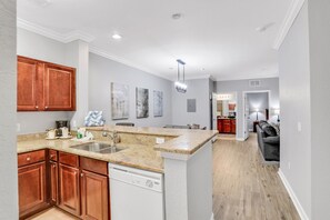 Interior - Enchanting condo with pool, hot tub, fitness area, balcony, & washer/dryer (Davenport)