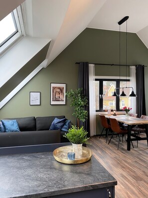 Family Stüdyo Süit | Dizüstü bilgisayar çalışma alanı, güneşlik/perde, ses yalıtımı