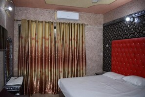 Habitación Deluxe doble | Tabla de planchar con plancha y wifi gratis