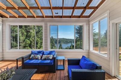 Welcome to THE Ultimate Lakefront Villa!