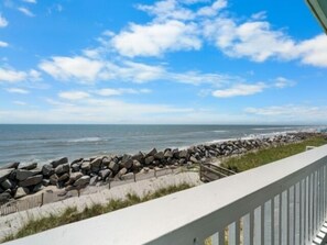 Property grounds - A Beach Dream 1 Bedroom Condo by RedAwning (Carolina Beach)