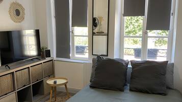 Bureau, fer et planche à repasser, lit parapluie, Wi-Fi gratuit