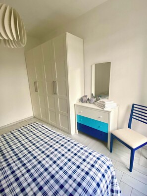 2 chambres, fer et planche à repasser, Wi-Fi gratuit, draps fournis