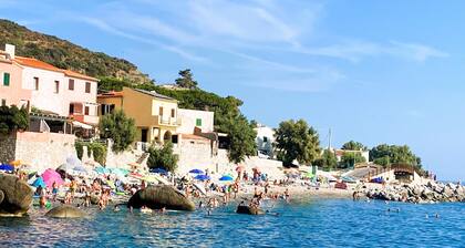 Brand new apartment terrace sea view detached cottage Pomonte 11-18 lug/2-10 ago