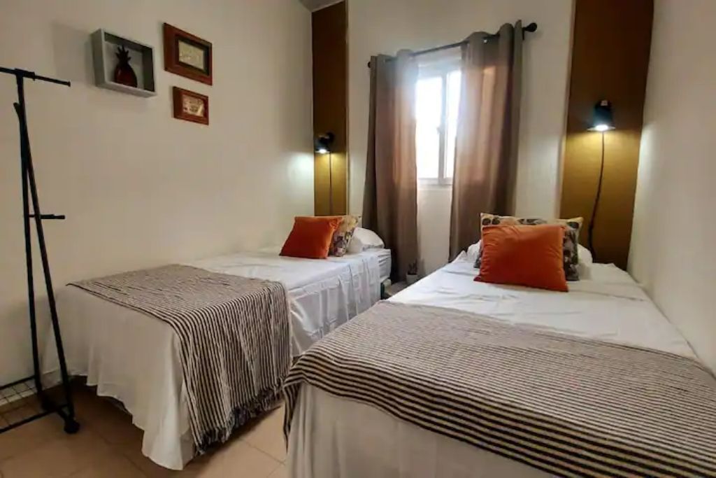 2 habitaciones, wifi gratis y ropa de cama 