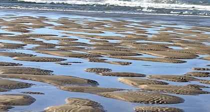 Spacious, quiet, comfortable duplex, south-facing, heated covered swimming pool