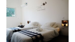 2 bedrooms, desk, iron/ironing board, travel crib