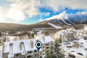 Exterior - 5th-floor mountain-view condo, easy access to the slopes free shuttle or walk (Killington)