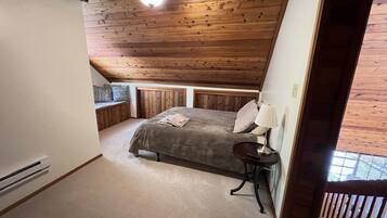 2 bedrooms, iron/ironing board, travel crib, free WiFi
