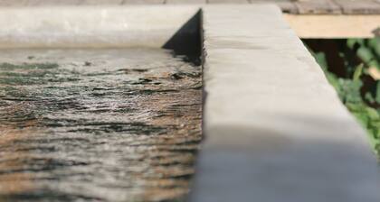 An oasis in nature, Swimming pool-comfort-nature park-Alpilles gite 60 m2