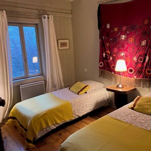 2 dormitorios, cuna de viaje, wifi gratis y ropa de cama