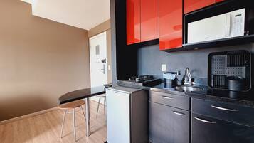 Basic Apartment | Private kitchen