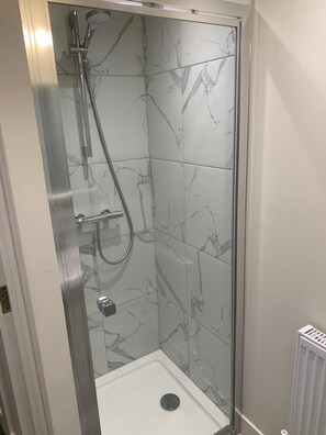 Apartment | Bathroom | Shower, towels