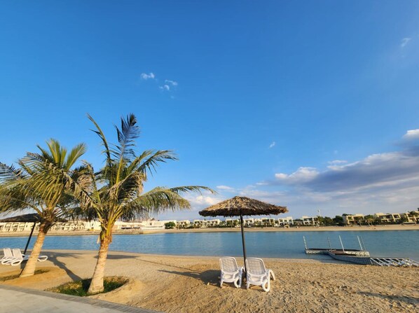 On the beach - Nasma Luxury Stays- Ras Al Khaimah (Ras Al Khaimah)