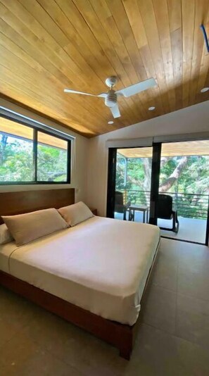 3 bedrooms, in-room safe, free WiFi, bed sheets