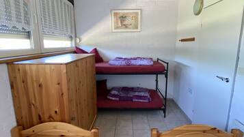 2 chambres, fer et planche à repasser, lit parapluie, Wi-Fi gratuit