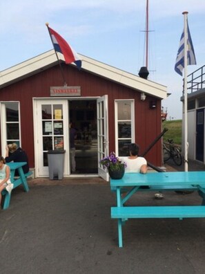 Utendørsservering