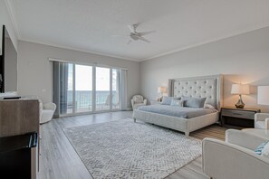 4 bedrooms, iron/ironing board, internet, bed sheets