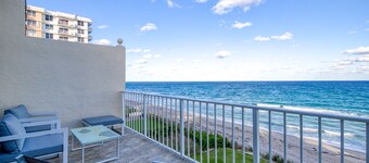 Upscale oceanview home with private beach access & pool - dogs welcomed