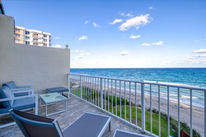 Upscale oceanview home with private beach access & pool - dogs welcomed