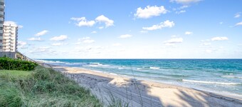 Upscale oceanview home with private beach access & pool - dogs welcomed