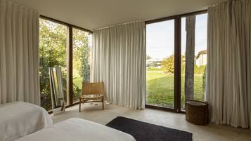 8 bedrooms, iron/ironing board, travel cot, free WiFi