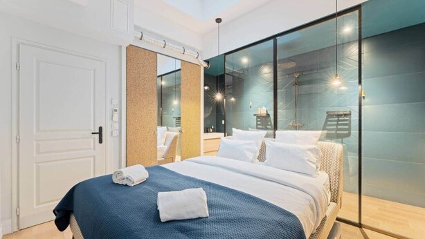 Unclassified image, 1 of 26, button - Eiffel Tower - 4 bedrooms Air Conditioning (Paris)