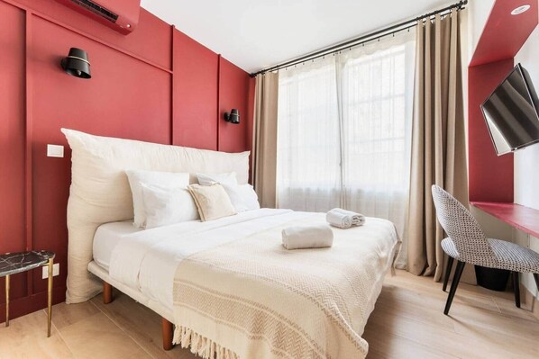 4 chambres, bureau, fer et planche à repasser, accès au Wi-Fi (inclus)