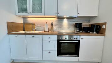 Kühlschrank, Ofen, Herdplatte, Geschirrspüler