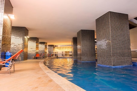 2 piscinas al aire libre