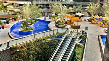 2 piscine all'aperto