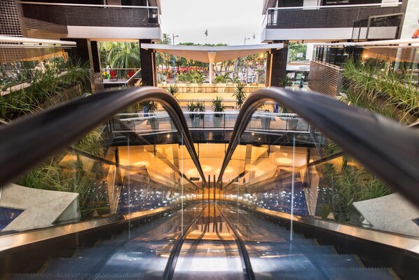 2 albercas al aire libre 