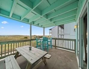Condo, 2 Bedrooms | Property grounds