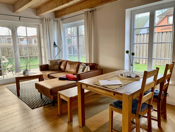 TV, fireplace, DVD player