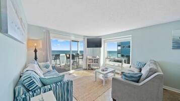 Condo, 2 Bedrooms | Interior