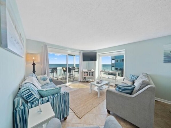 Condo, 2 Bedrooms | Interior