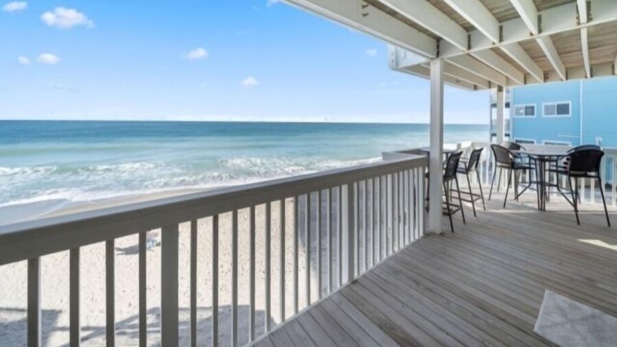 Turtle Cove 2 Bedroom Condo by RedAwning