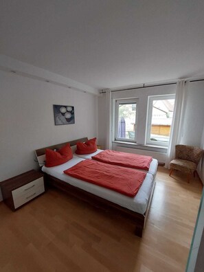 1 chambre, fer et planche à repasser, Wi-Fi, literie fournie