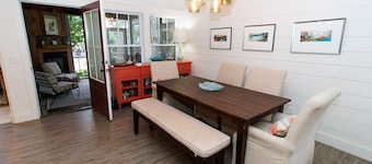 Island Getaway with Hot Tub Short Walking Distance to Village Pier-Dog Friendly