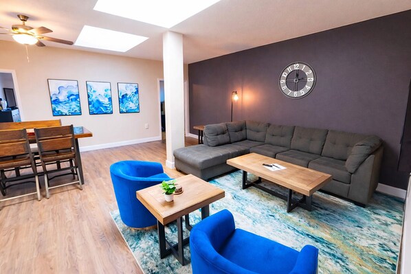 TV - Suites on Mass - 911 Massachusetts suite C2 (Lawrence)