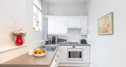 Cosy town centre cottage