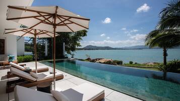 4 utomhuspooler, gratis cabanor och parasoller