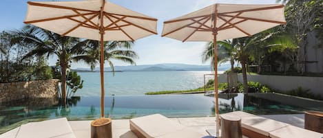 4 piscinas al aire libre, cabañas de piscina gratuitas, sombrillas