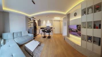 Smart TV, libros y estéreo